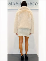 Eco pelliccia corta con collo a camicia