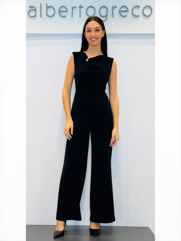 Tuta in crepe girocollo con drappeggio