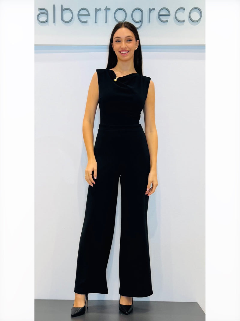 Tuta in crepe girocollo con drappeggio