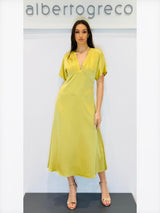 Abito longuette in raso con manica corta