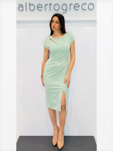 Tubino in crepe elasticizzato con cut out su scollo