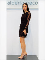 Abito corto in pizzo con manica