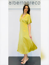 Abito longuette in raso con manica corta