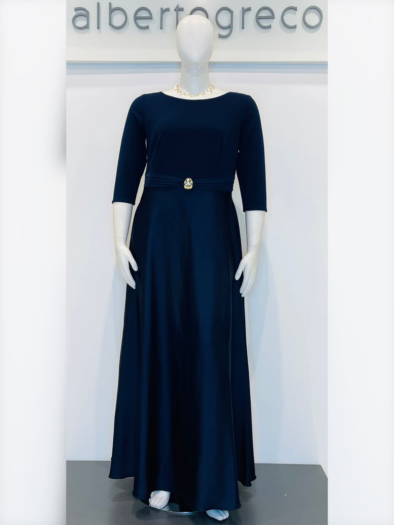 Abito lungo curvy con gonna in raso