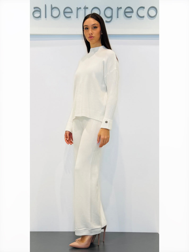 Coordinato maglia ampia e pantaloni