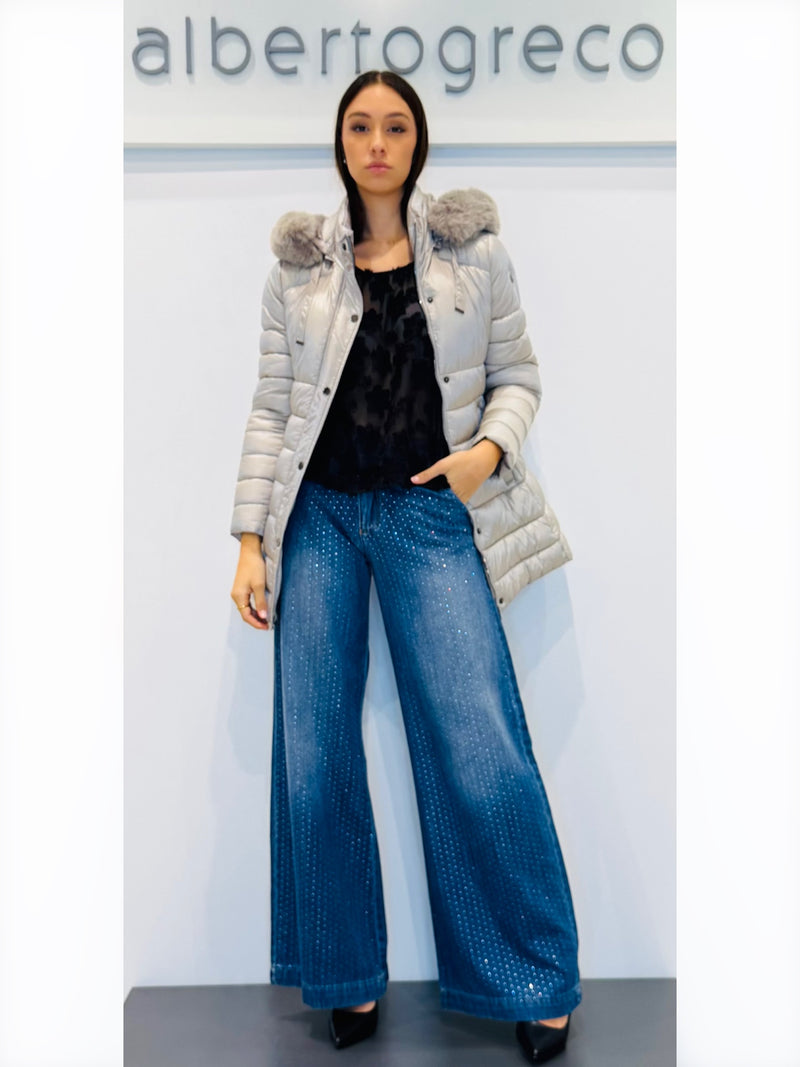 Piumino donna con bordo cappuccio in eco pelliccia