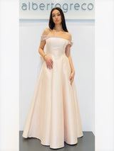 Abito con gonna ampia in raso con scollo ricamato