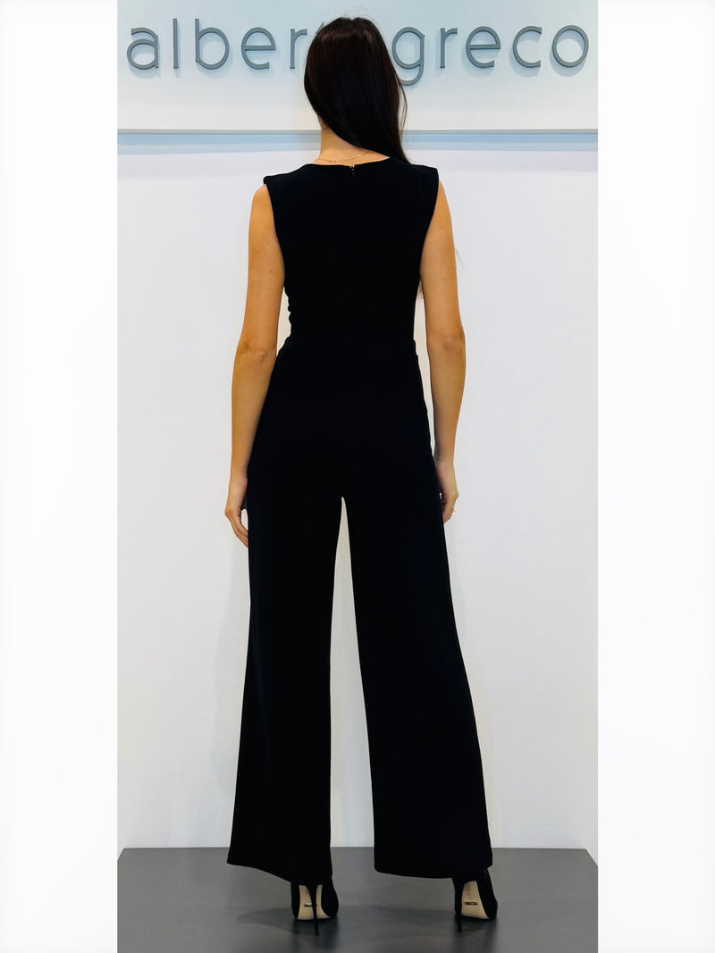 Tuta in crepe girocollo con drappeggio