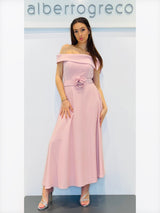 Abito midi con scollo omerale