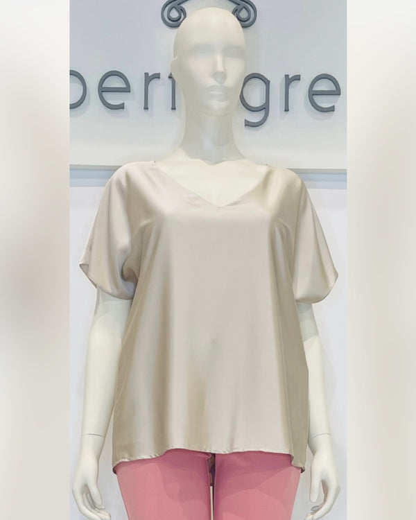 Blusa in raso con scollo a V