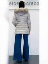 Piumino donna con bordo cappuccio in eco pelliccia