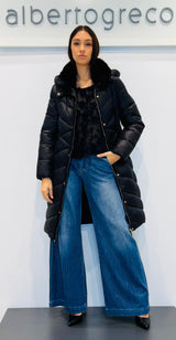 Piumino donna lungo con collo in eco pelliccia