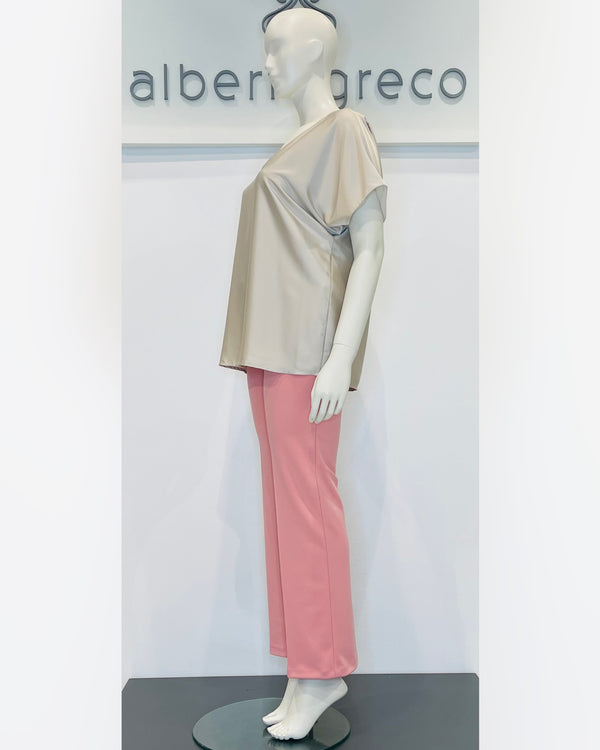 Blusa in raso con scollo a V