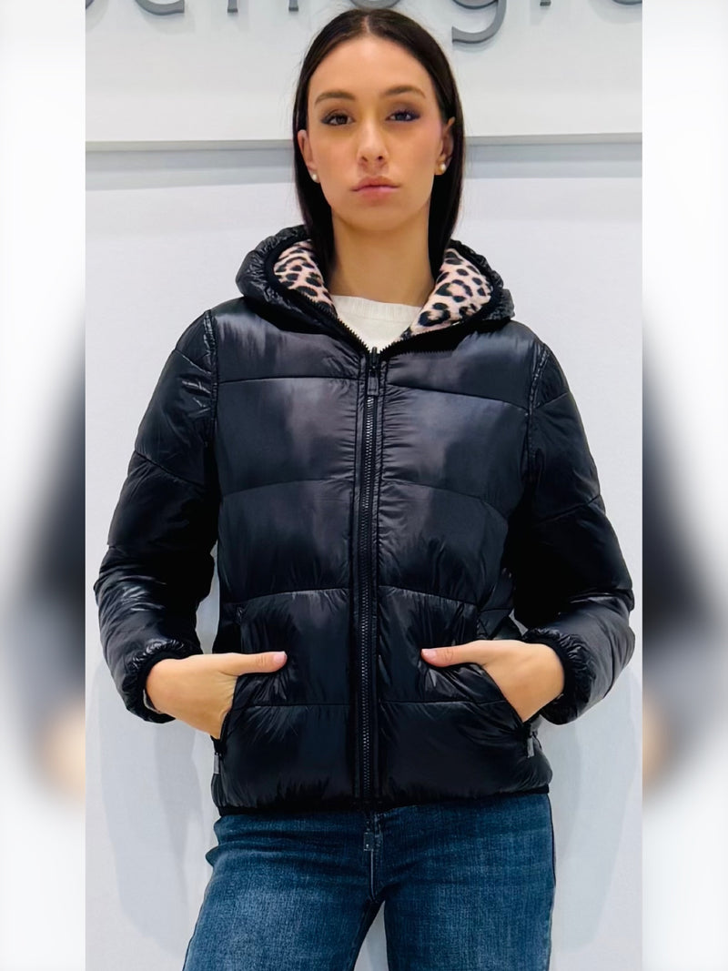 Piumino corto animalier reversibile