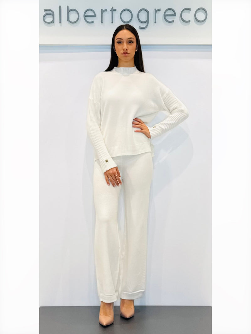 Coordinato maglia ampia e pantaloni