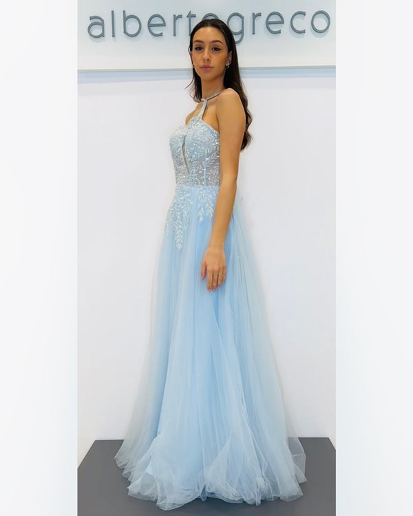 Abito con corpetto ricamato in paillettes e gonna ampia in tulle