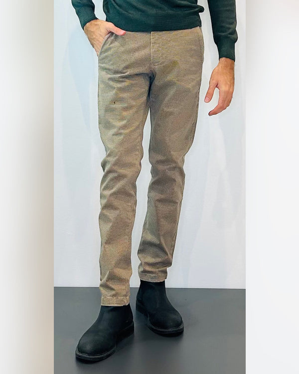 Pantaloni uomo micro fantasia geometrica