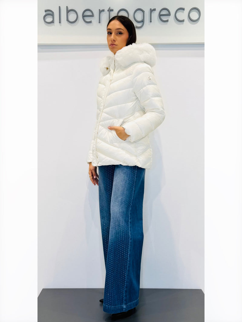 Piumino donna con bordo cappuccio in eco pelliccia