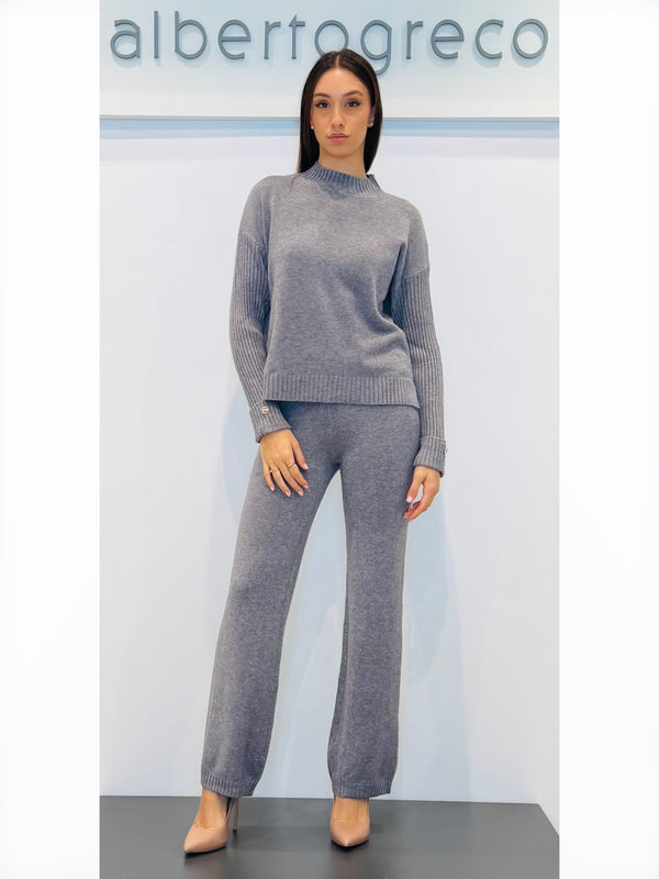 Coordinato maglia ampia e pantaloni