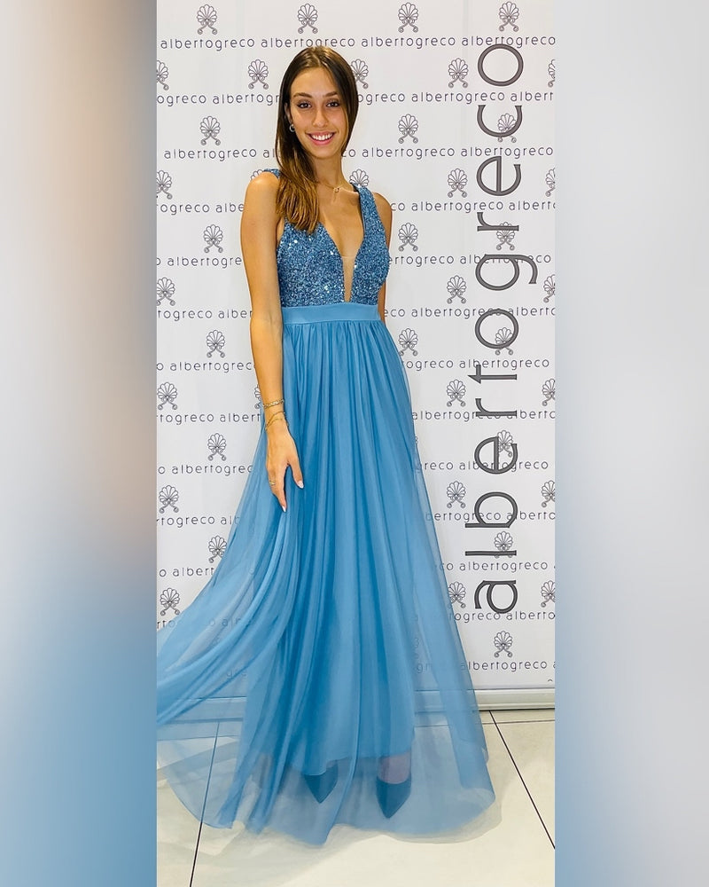 Abito con corpetto in paillettes e gonna in tulle