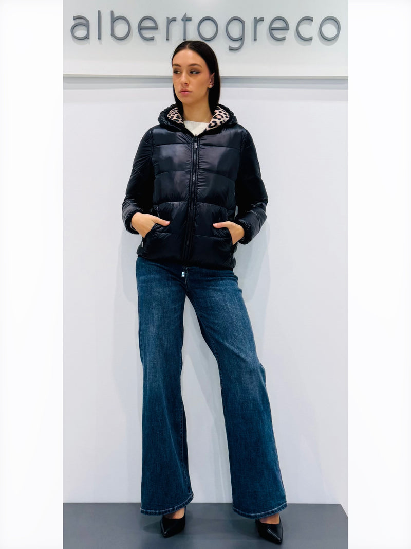 Piumino corto animalier reversibile