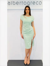 Tubino in crepe elasticizzato con cut out su scollo