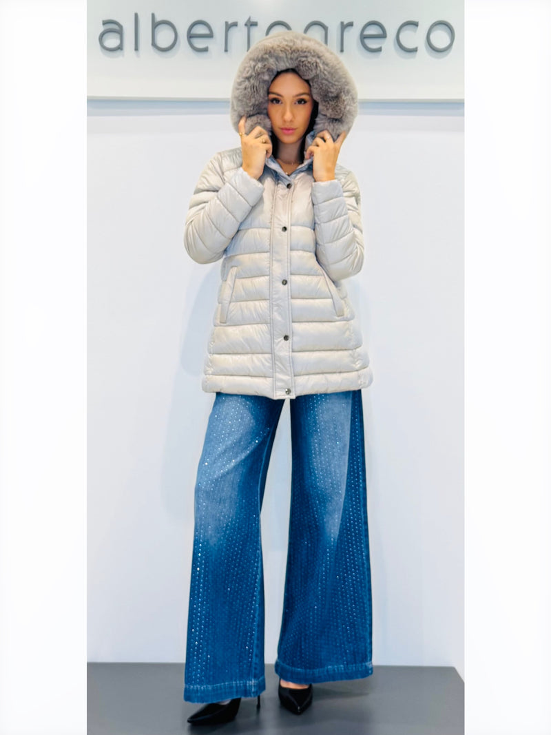 Piumino donna con bordo cappuccio in eco pelliccia