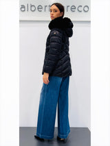 Piumino donna con bordo cappuccio in eco pelliccia