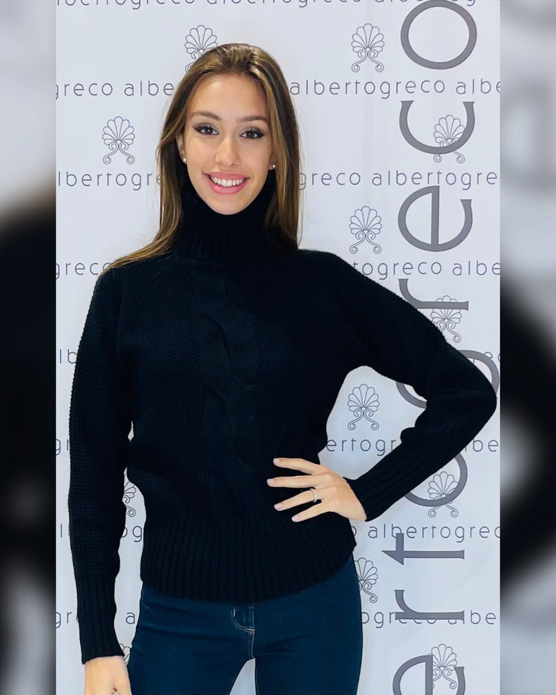 Maglia donna dolcevita con motivo a treccia