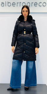 Piumino donna lungo con collo in eco pelliccia