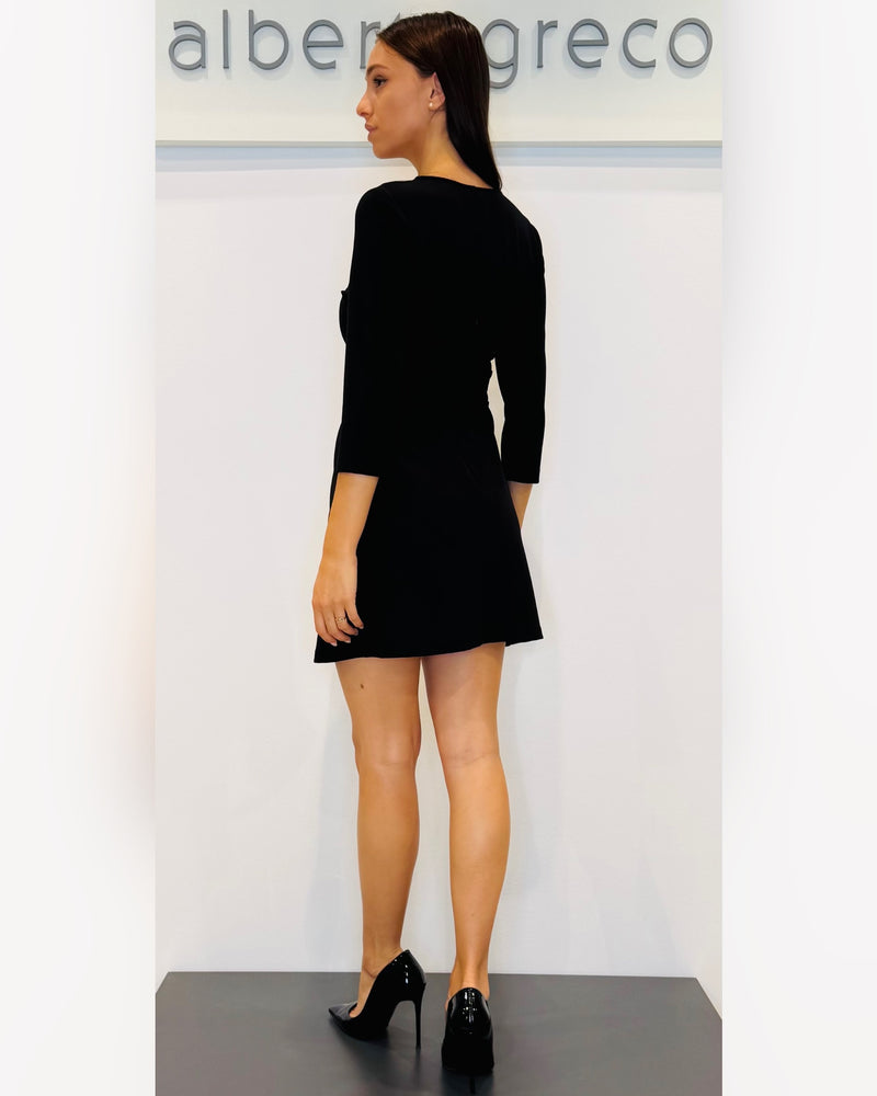 Abito corto con zip su scollo