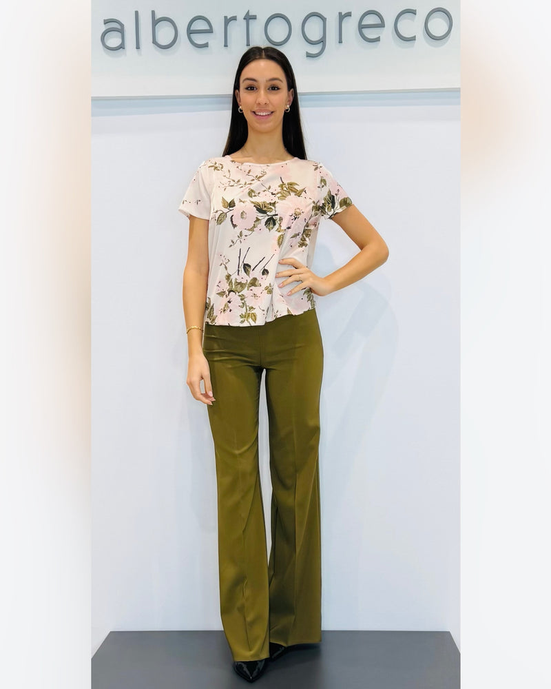 Blusa fantasia floreale con manica corta