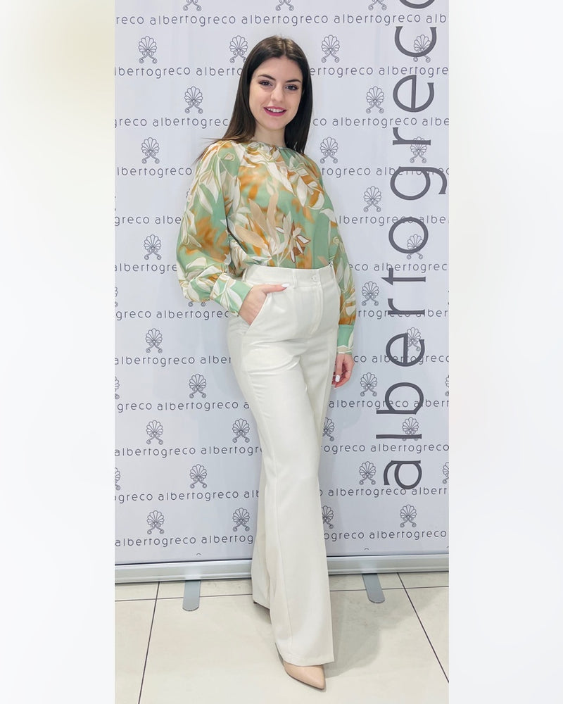 Pantaloni ampi con tasca alla francese
