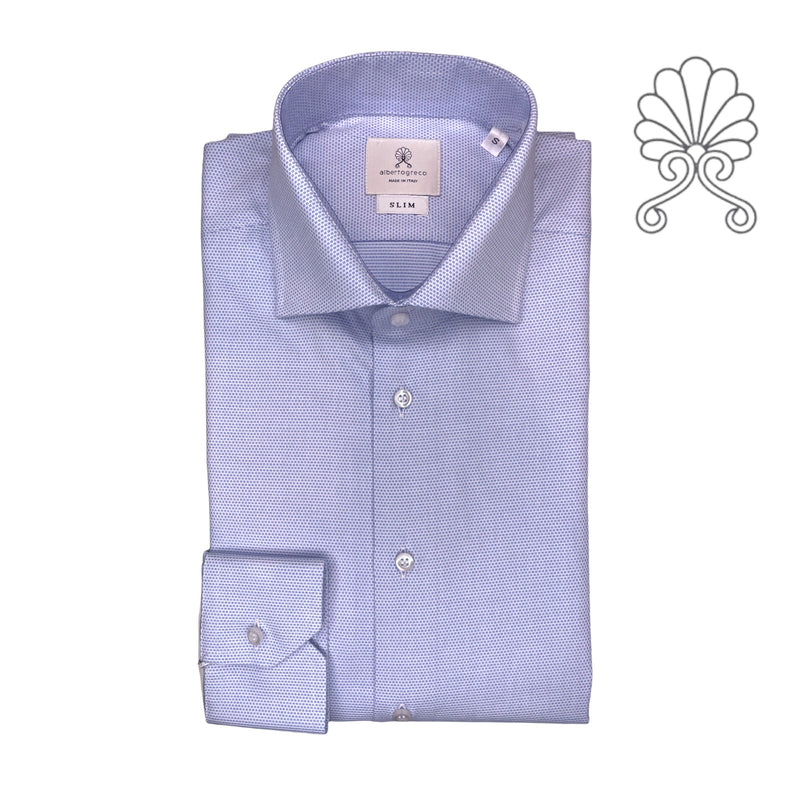 Camicia uomo operata nei toni dell'azzurro